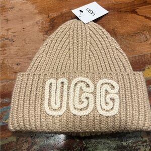 NWT UGG Chunky Crafted Rib Beanie